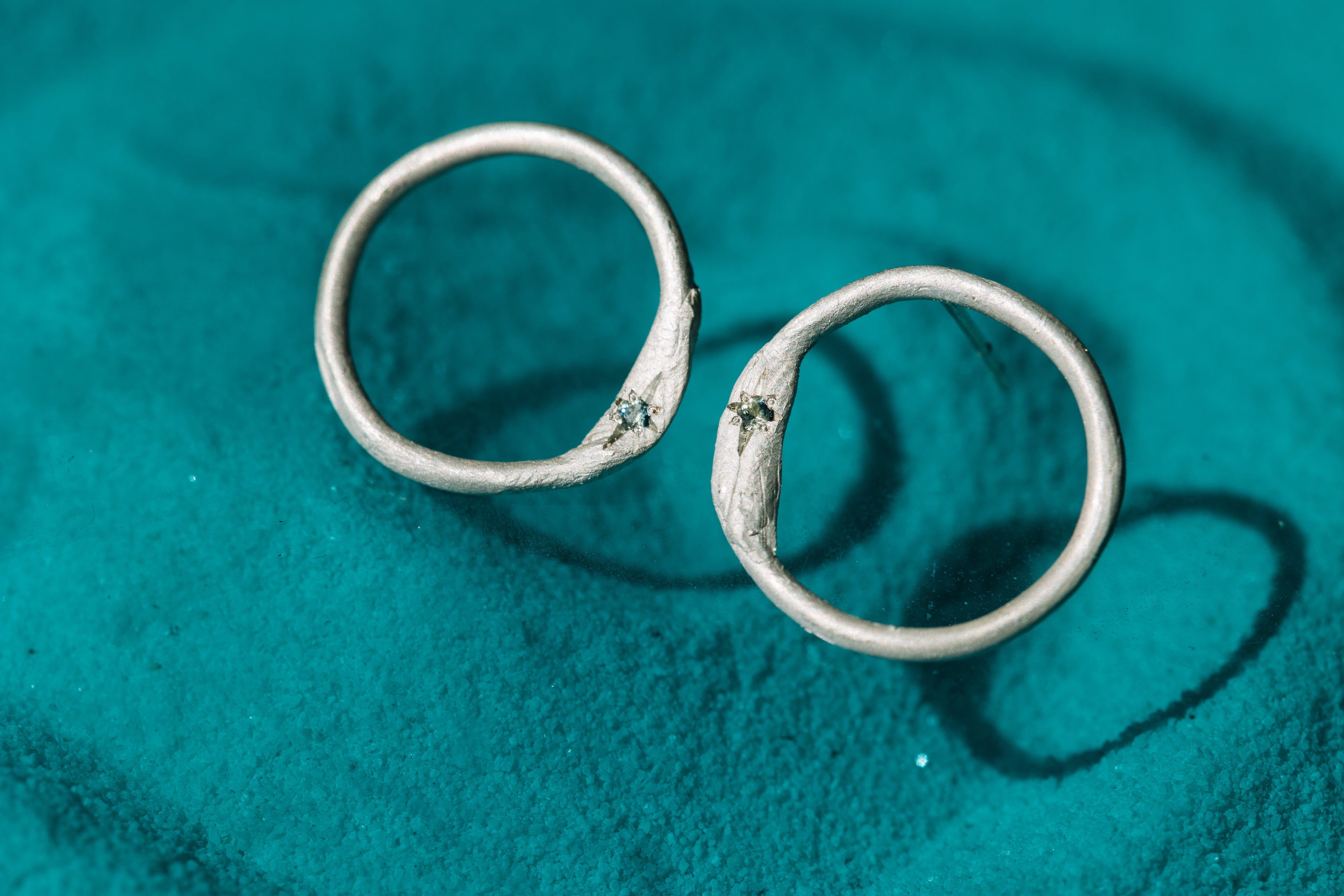 Rusztikus és minimál ékszerek egy leheletnyi drágakővel fűszerezve